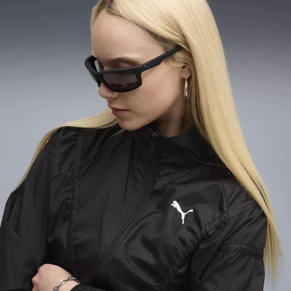  Ženska jakna PUMA DARE TO OVERSIZED WOVEN JACKET 63214801 ČRNA PUMA 