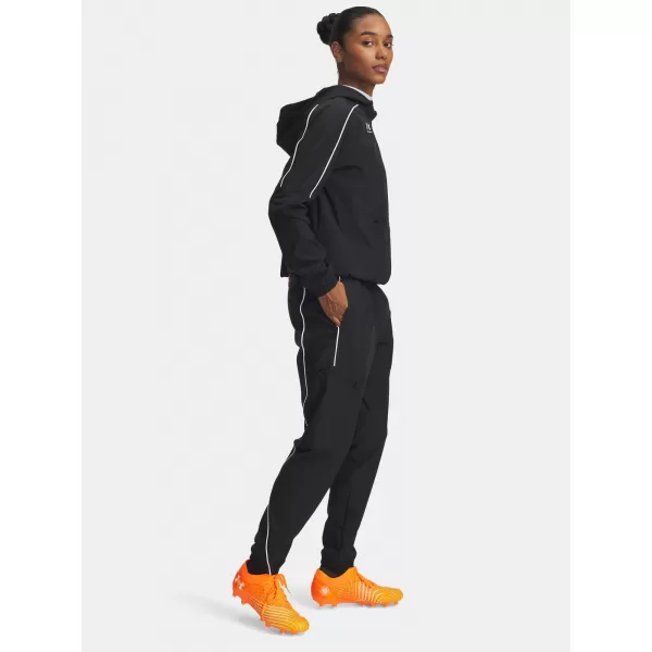  Ženske športne hlače UNDER ARMOUR UA W CHALLENGER WARMUP PANTS 6004076-001 ČRNA 
