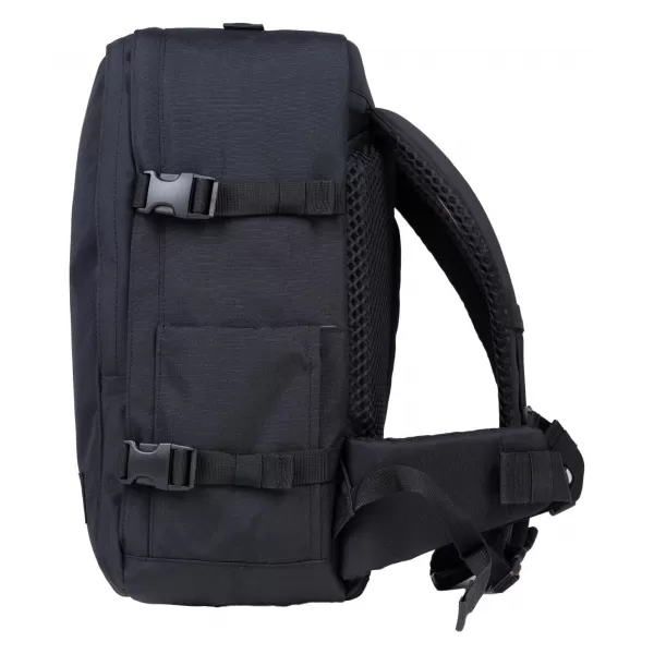 Nahrbtnik CABINZERO CLASSIC PRO 32L ABSOLUTNO ČRNA 