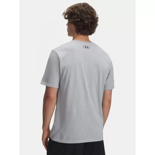  Moška majica s kratkimi rokavi UNDER ARMOUR UA CAMO CHEST STRIPE SS 1376830-011 SIVA 
