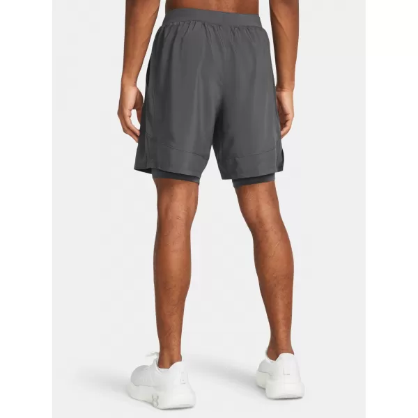  Moške kratke hlače UNDER ARMOUR UA LAUNCH 7'' 2-IN-1 SHORTS 1382641-025 SIVA 