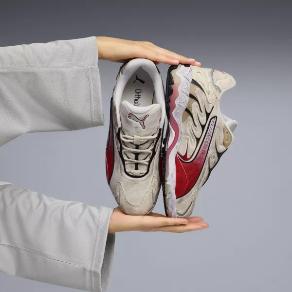  Moški čevlji PUMA INHALE DISTRESSED 40453202 ALPSKI SNEG/ZA VES ČAS RDEČ 
