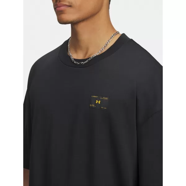  Moška majica s kratkimi rokavi UNDER ARMOUR UA HWT WOVEN LABEL SS 6005668-001 ČRNA 