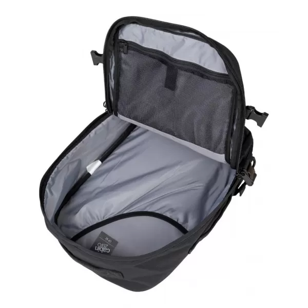  Nahrbtnik CABINZERO CLASSIC PLUS 32L ABSOLUTNO ČRNA 