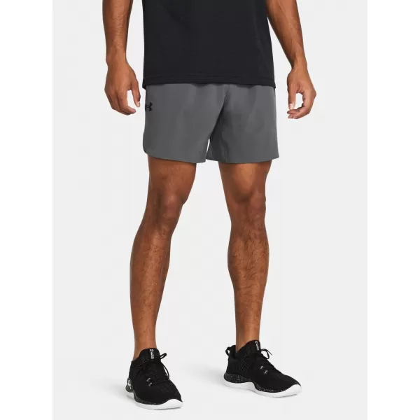  Moške kratke hlače UNDER ARMOUR UA PEAK WOVEN SHORTS 1376782-025 SIVA 