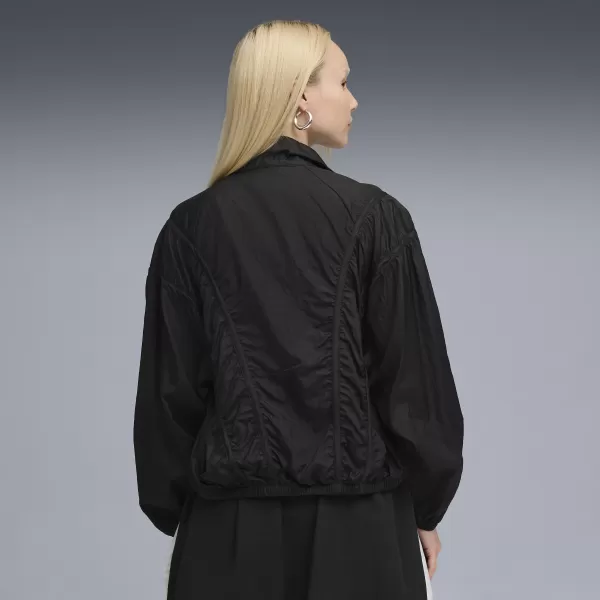  Ženska jakna PUMA DARE TO OVERSIZED WOVEN JACKET 63214801 ČRNA PUMA 
