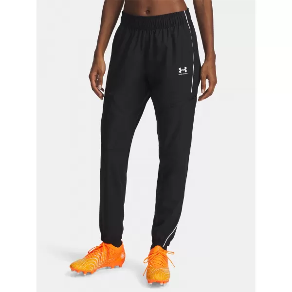  Ženske športne hlače UNDER ARMOUR UA W CHALLENGER WARMUP PANTS 6004076-001 ČRNA 