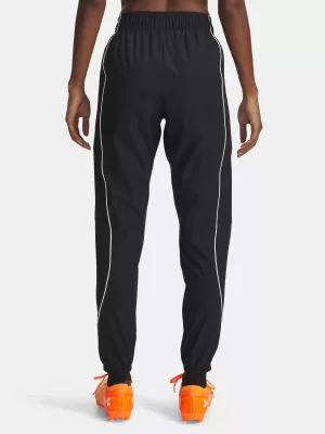 Ženske športne hlače UNDER ARMOUR UA W CHALLENGER WARMUP PANTS 6004076-001 ČRNA