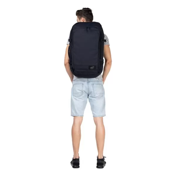  Nahrbtnik CABINZERO Adventure Pro 42L ABSOLUTNO ČRNA 