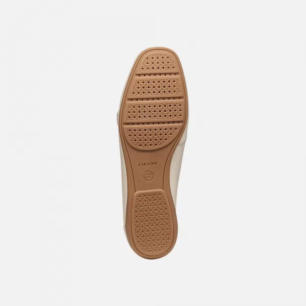  Ženski mokasini GEOX ANNYTAH MOC G012825 KREMASTO 