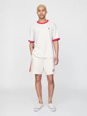 Moška majica s kratkimi rokavi GAP BRANNAN PANTCH TEE 765037-02 VEZENJE IZ KARLSKEGA KAMNA
