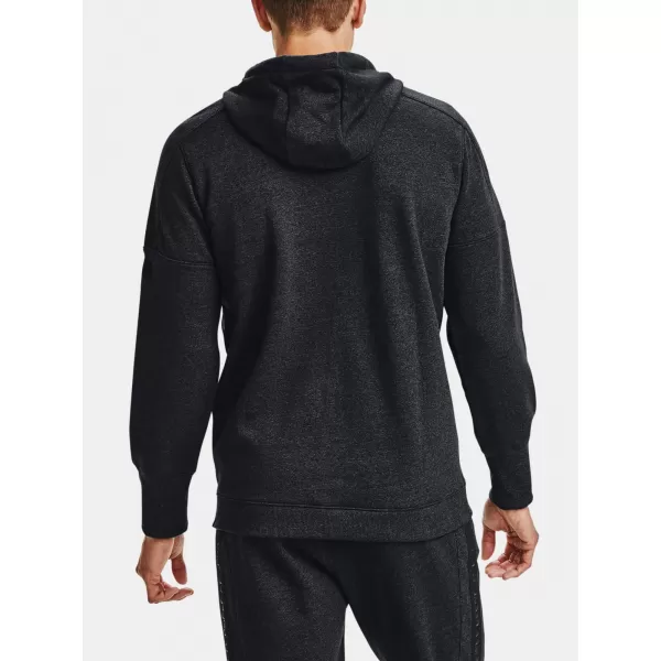  Moški pulover UNDER ARMOUR ACCELERATE OFF-PITCH HOODIE 1356763-001 ČRNA 
