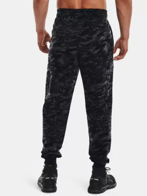 Moške trenirke UNDER ARMOUR RIVAL FLC CAMO SCRIPT JGR 1366313-001 ČRNA