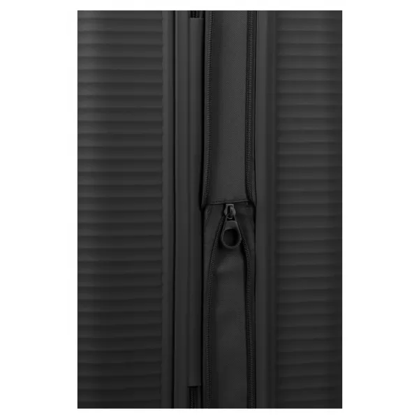  Kovček TRAVELITE AIR STRIPE 4W S EXP ČRNA 