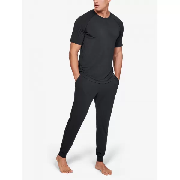  Moške trenirke UNDER ARMOUR RECOVERY SLEEPWEAR JOGGER 1329519-001 ČRNA 