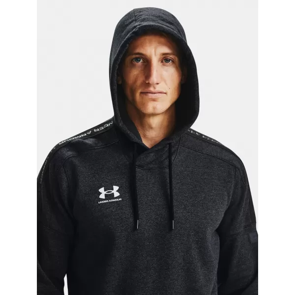  Moški pulover UNDER ARMOUR ACCELERATE OFF-PITCH HOODIE 1356763-001 ČRNA 