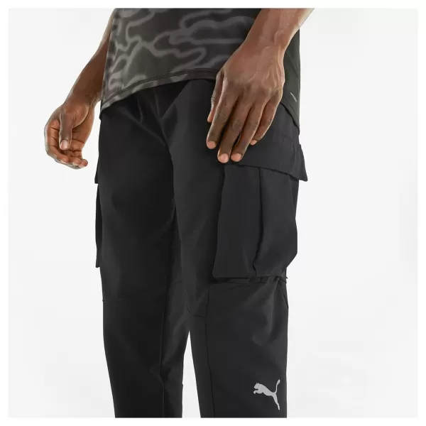  Moške trenirke PUMA RUN WOVEN CARGO PANT M 520864-01 ČRNA PUMA 