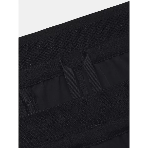  Moške kratke hlače UNDER ARMOUR UA PEAK WOVEN SHORTS 1376782-001 ČRNA 