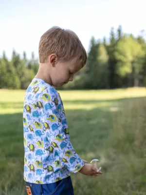 T -majica z dolgimi lici WAMU SLŮŇATA BELA/MODRA