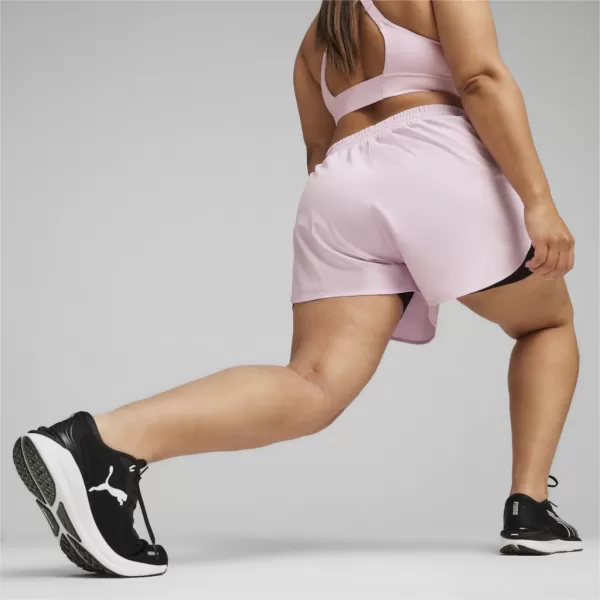  Ženske kratke hlače PUMA RUN FAV WOVEN 2IN1 SHORT W 523181-60 ČRNA 