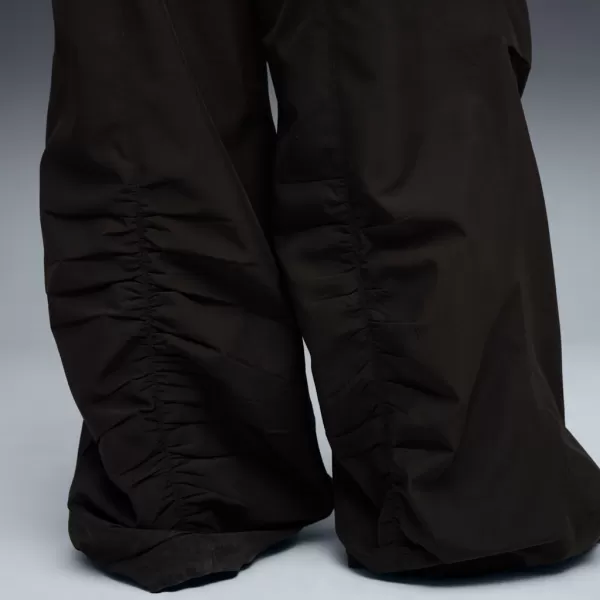  Ženske hlače PUMA WARDROBE ESS PARACHUTE WOVEN PANTS OP 632044-01 ČRN 