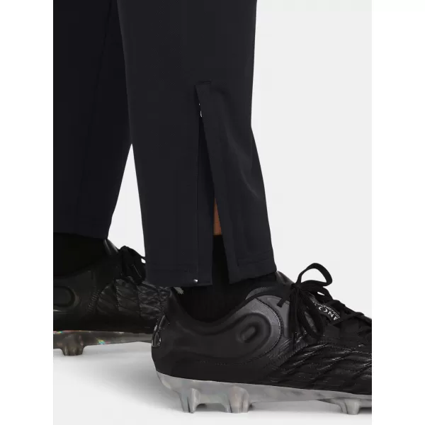  Moške športne hlače UNDER ARMOUR M'S CH. PIQUE PANT 1382602-001 ČRNA 