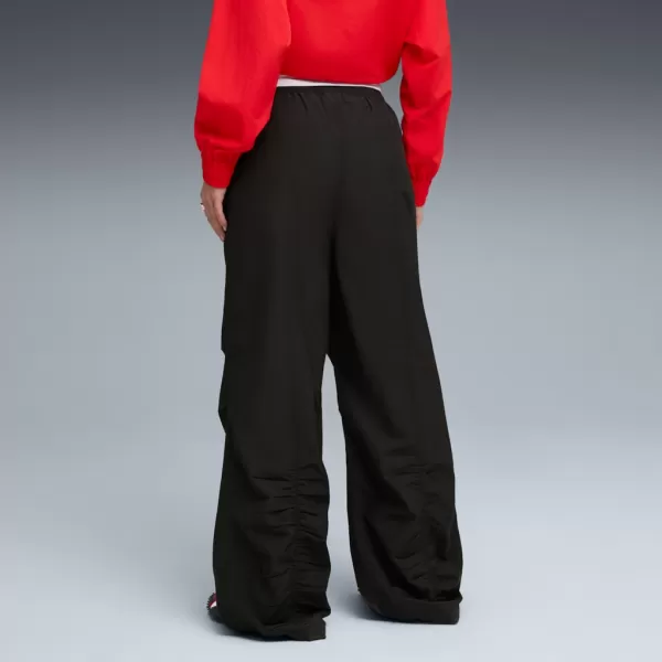  Ženske hlače PUMA WARDROBE ESS PARACHUTE WOVEN PANTS OP 632044-01 ČRN 