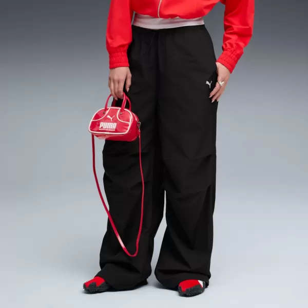  Ženske hlače PUMA WARDROBE ESS PARACHUTE WOVEN PANTS OP 632044-01 ČRN 